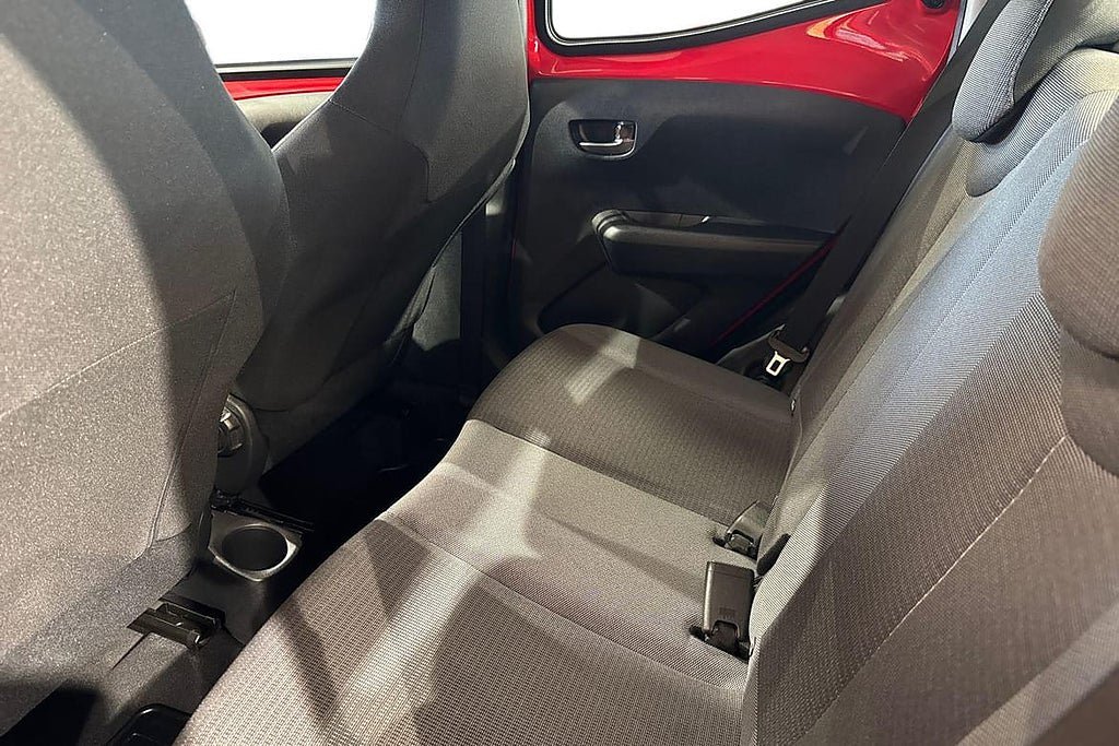 Vehicle Image 13