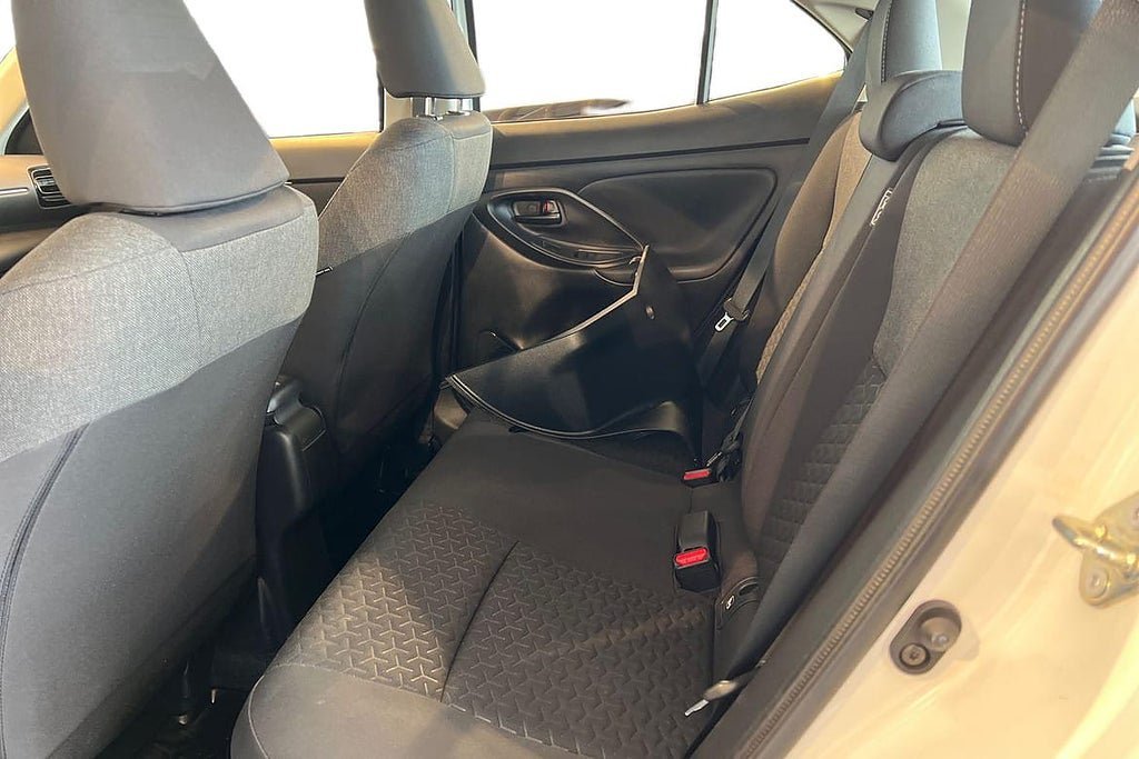 Vehicle Image 14
