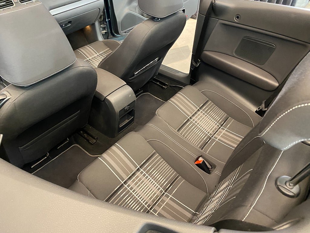 Vehicle Image 36