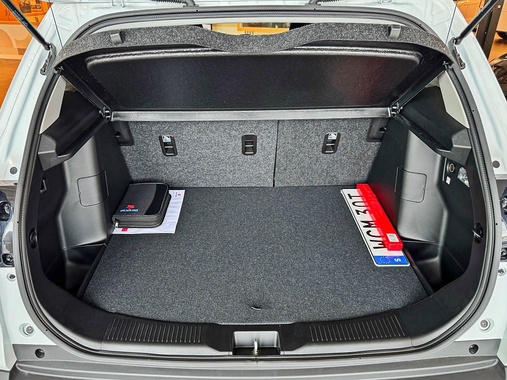 Vehicle Image 6
