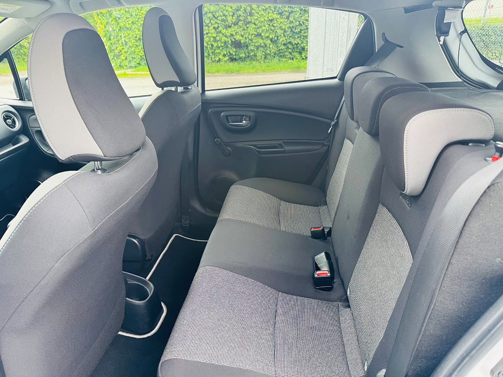 Vehicle Image 7