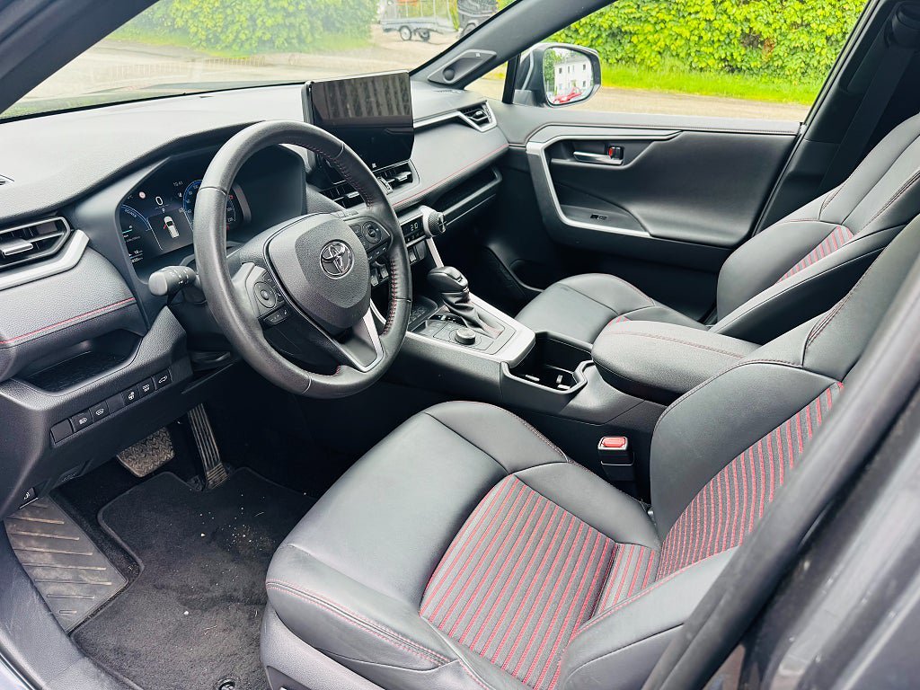 Vehicle Image 8