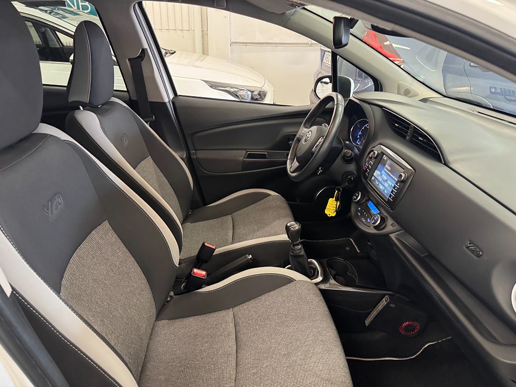 Vehicle Image 17