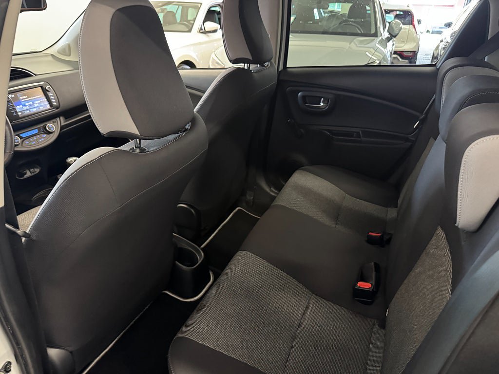 Vehicle Image 19