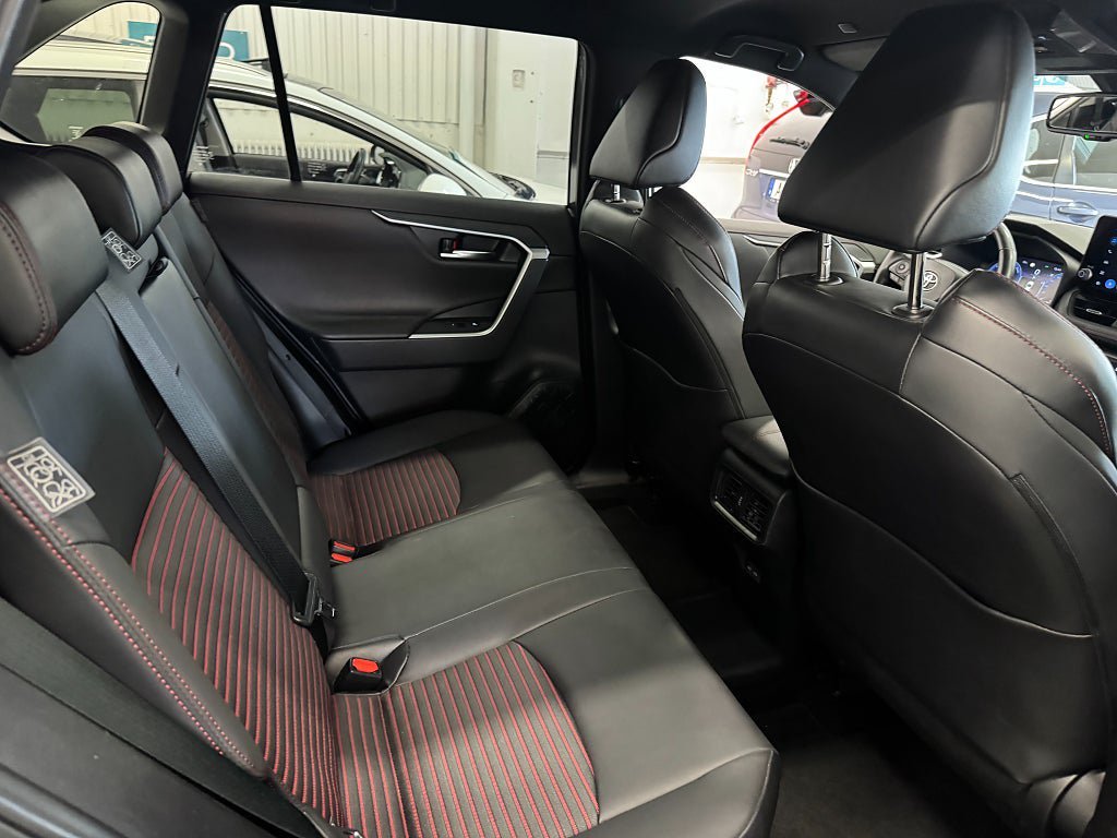 Vehicle Image 18