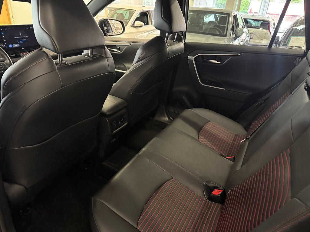 Vehicle Image 19