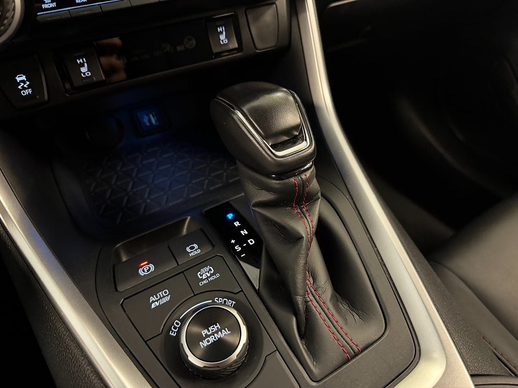 Vehicle Image 22
