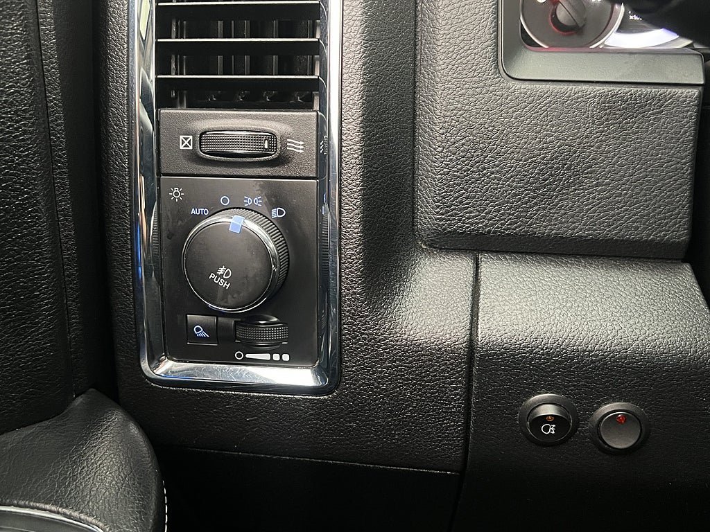 Vehicle Image 29
