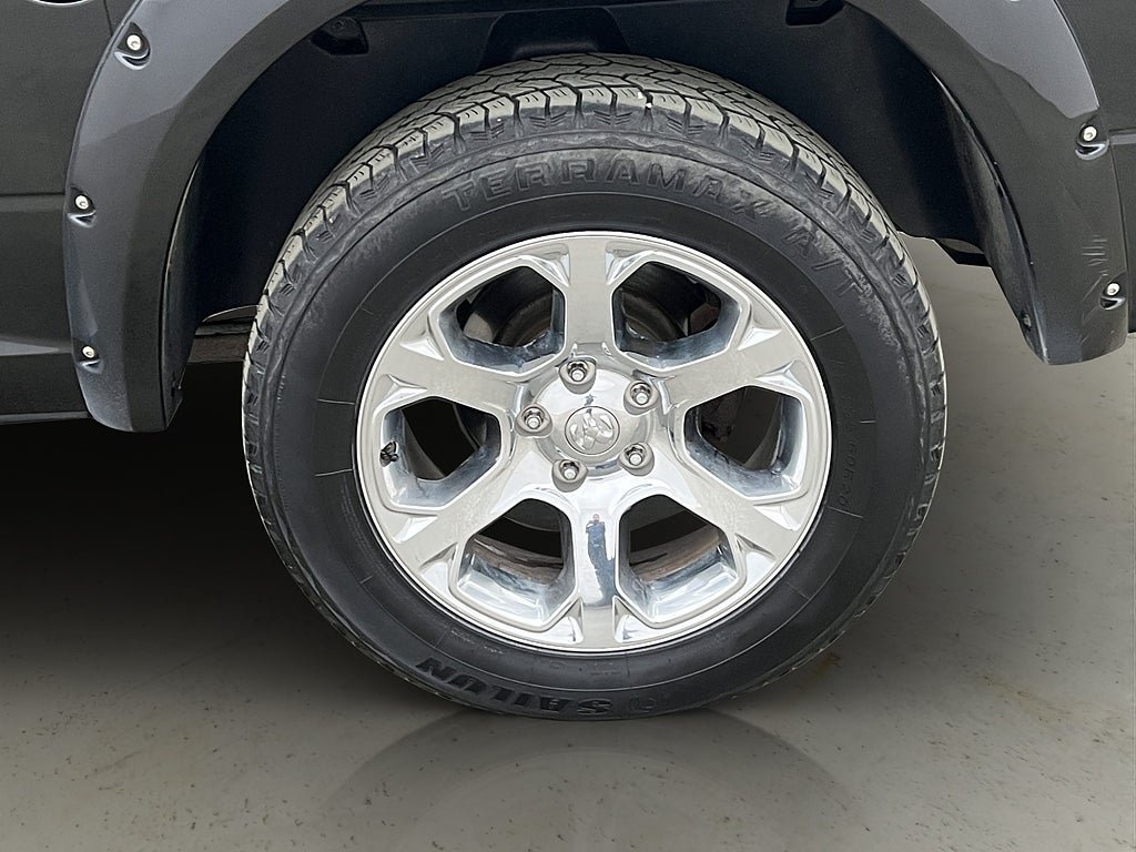 Vehicle Image 33