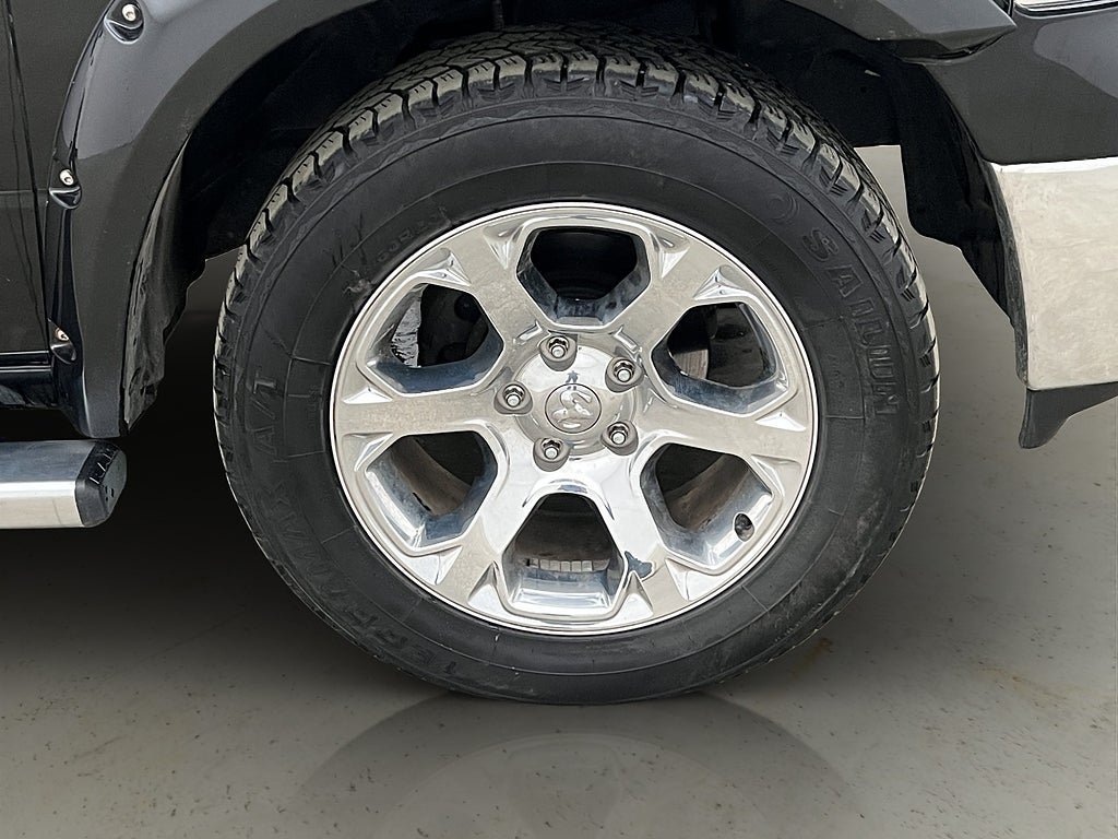 Vehicle Image 35