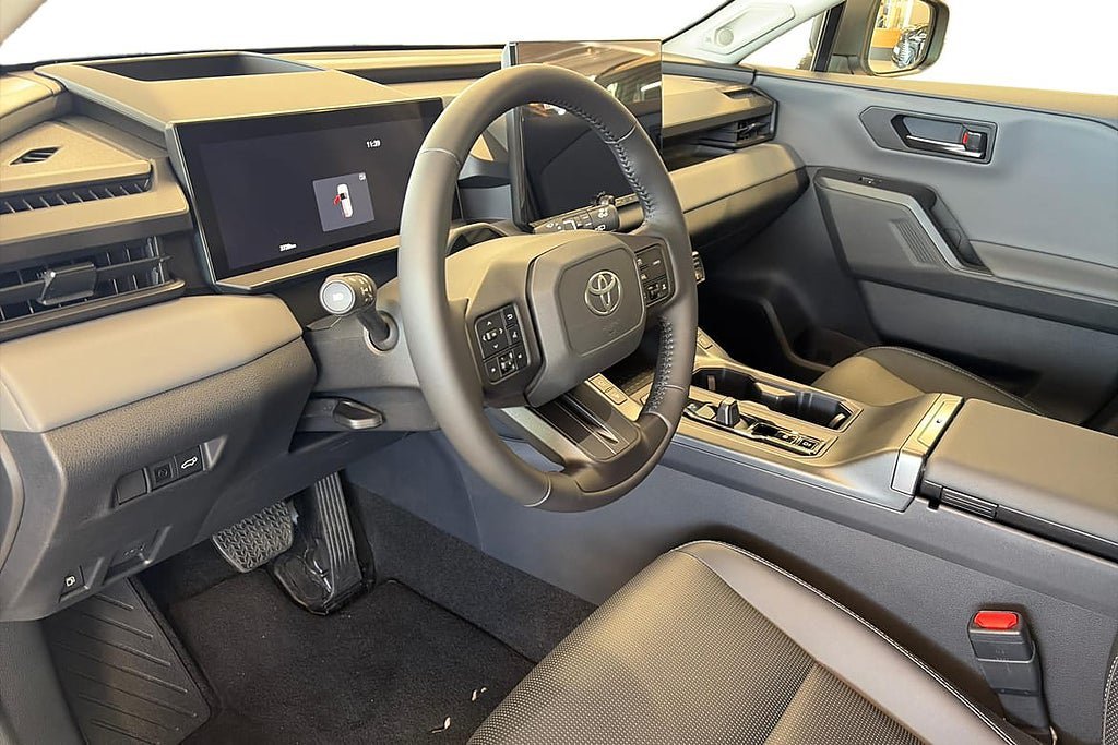 Vehicle Image 10