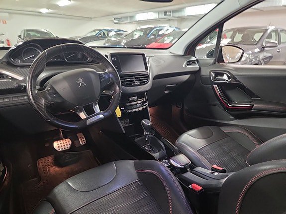 Vehicle Image 8