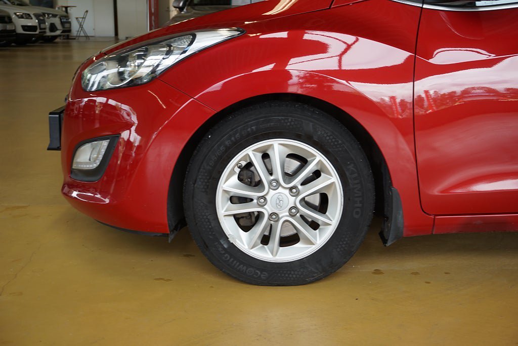 Vehicle Image 12