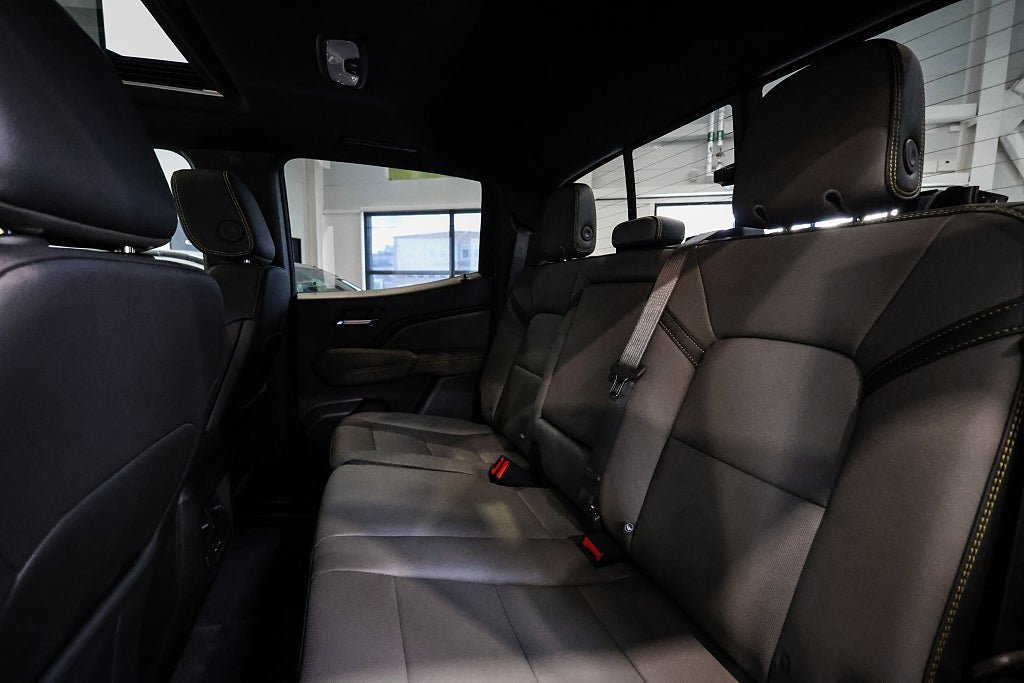 Vehicle Image 21