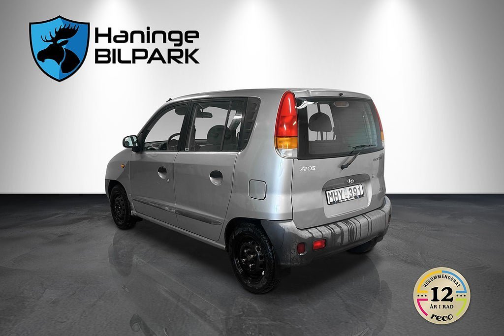 Vehicle Image 8