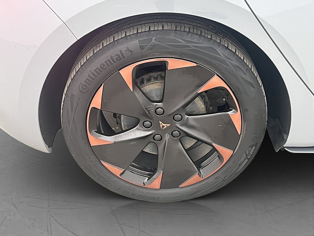 Vehicle Image 32