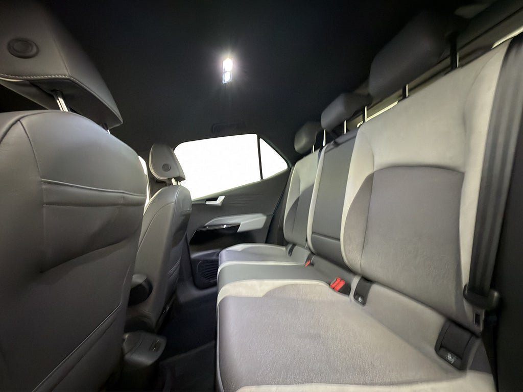 Vehicle Image 22