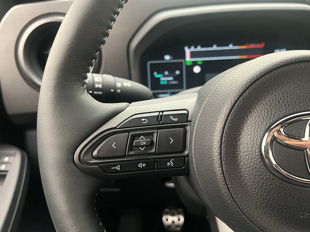 Vehicle Image 17