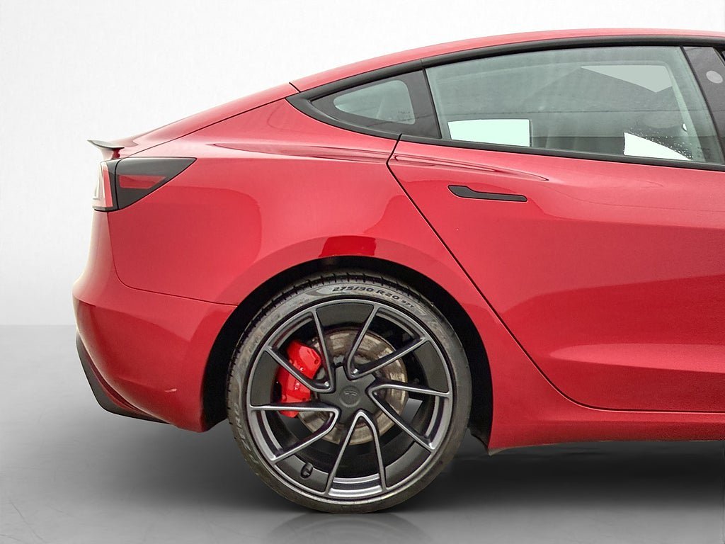 Vehicle Image 32