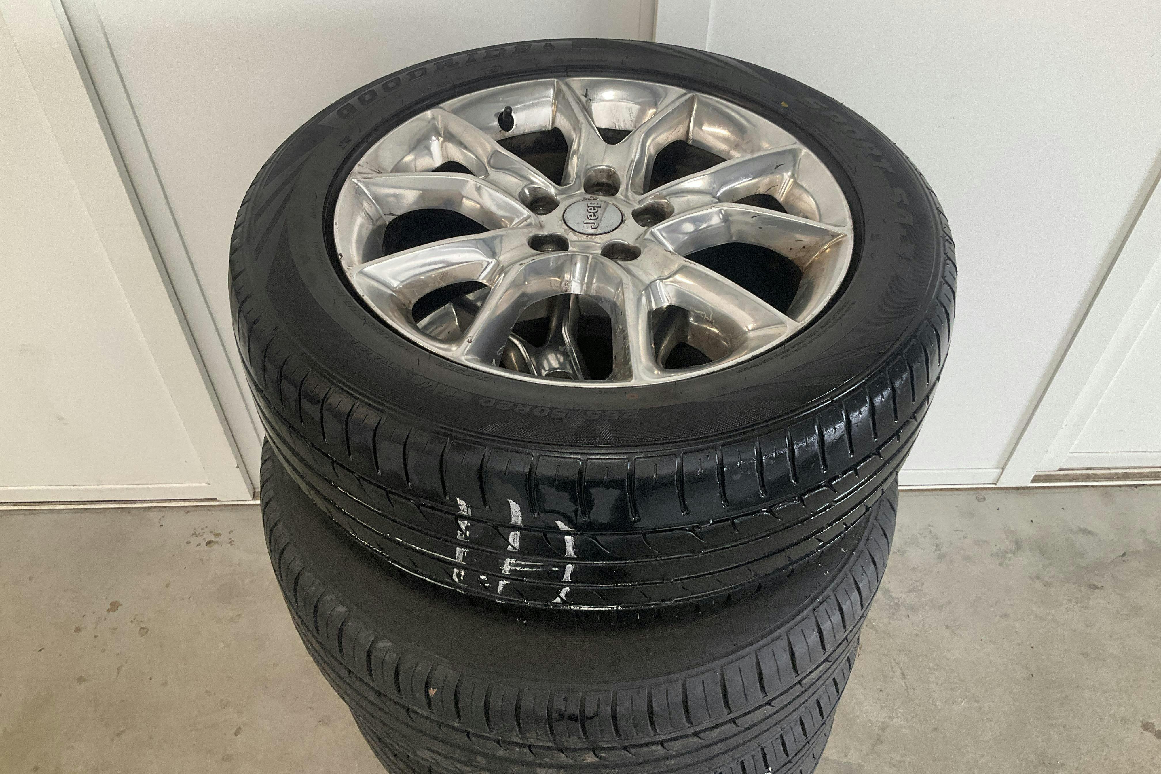 Vehicle Image 13