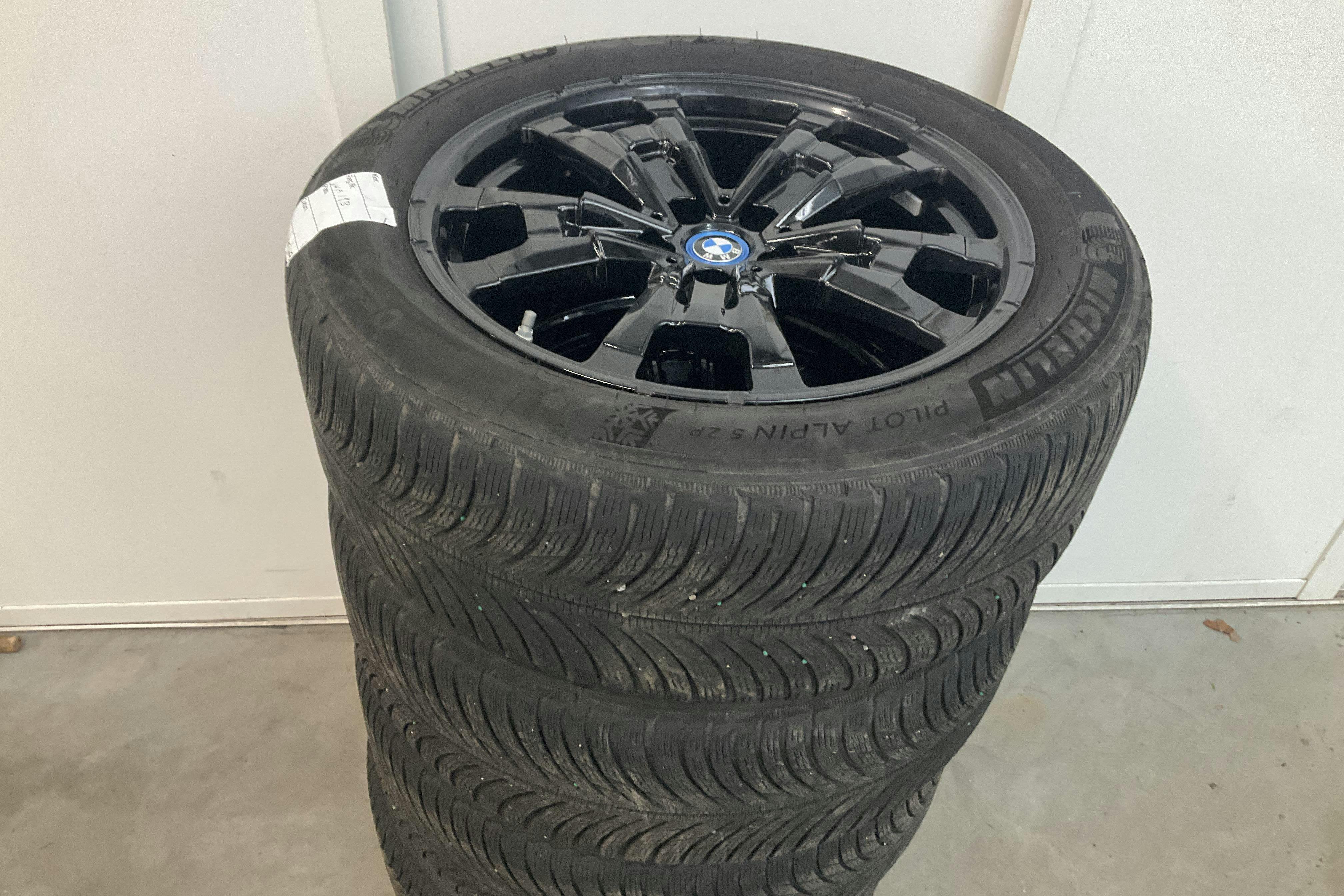 Vehicle Image 22