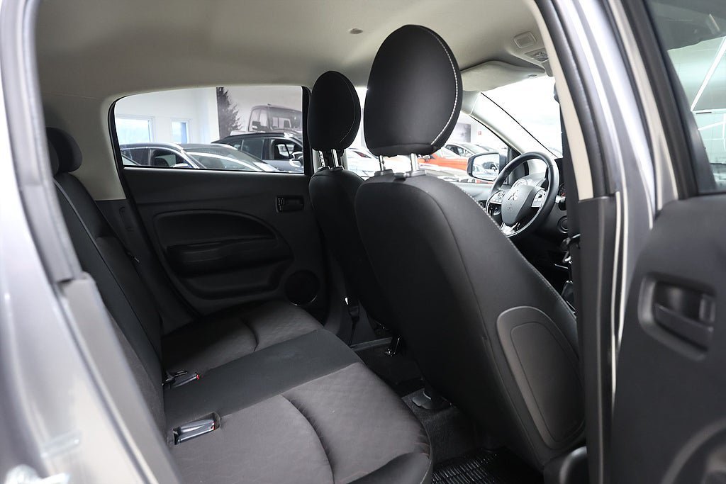 Vehicle Image 11