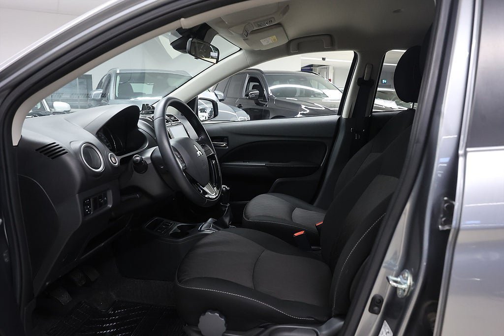Vehicle Image 14
