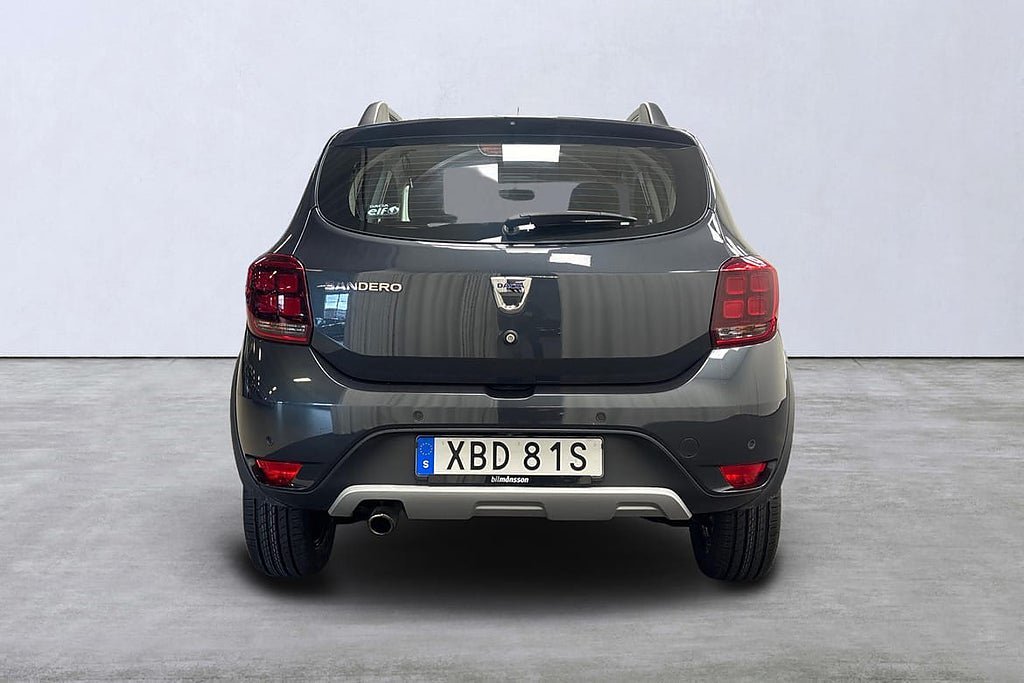 Vehicle Image 5