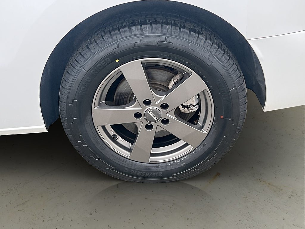Vehicle Image 30