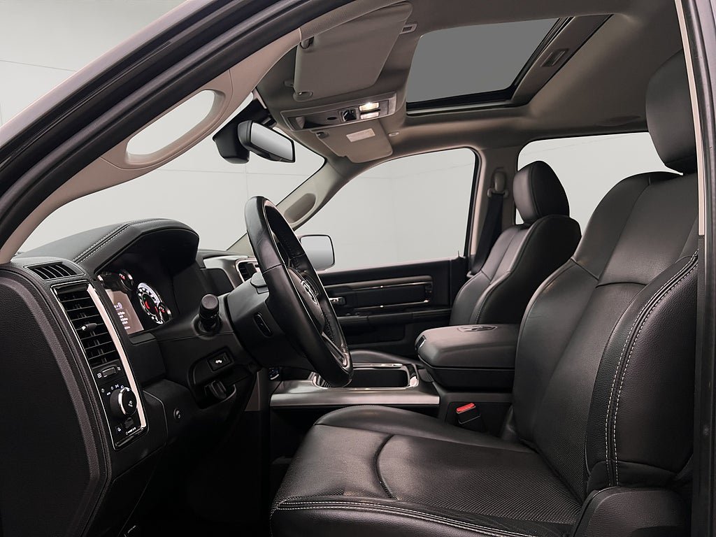 Vehicle Image 15