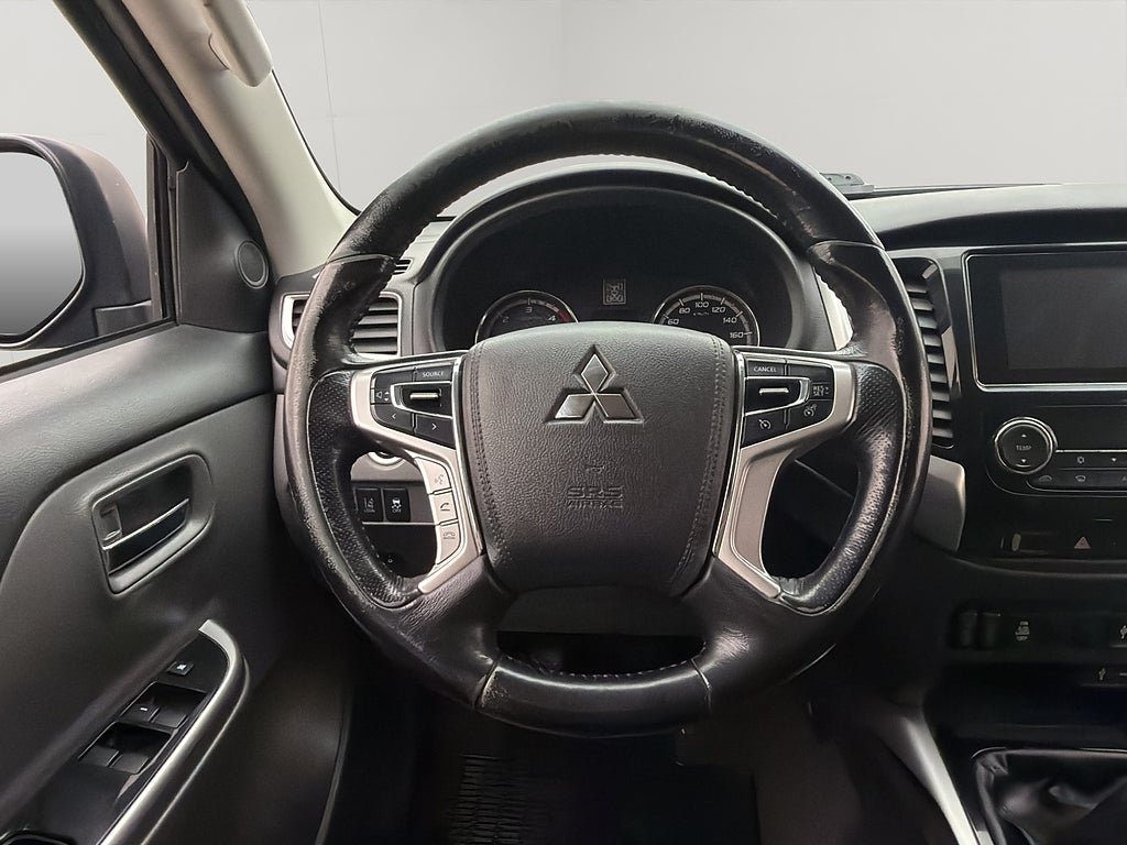 Vehicle Image 17