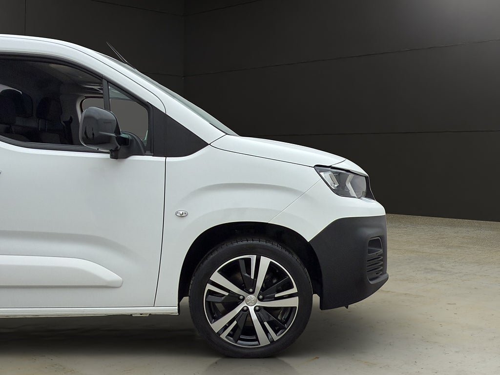Vehicle Image 34