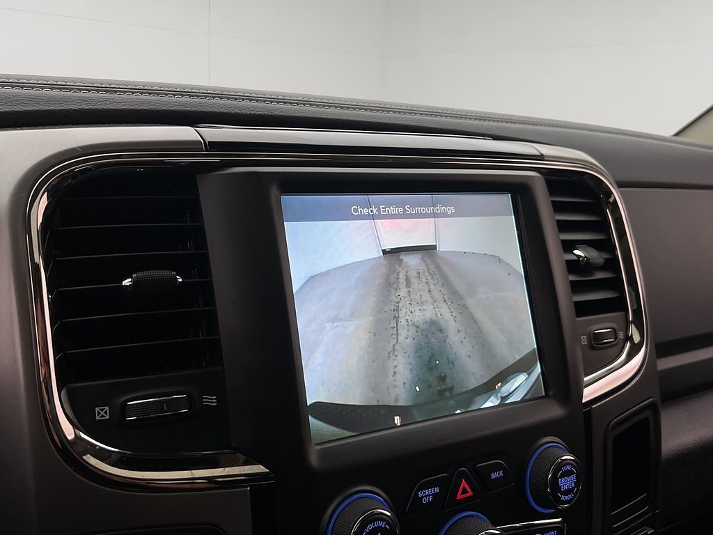 Vehicle Image 23