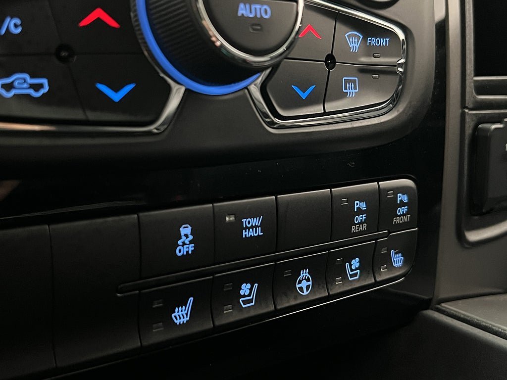 Vehicle Image 30