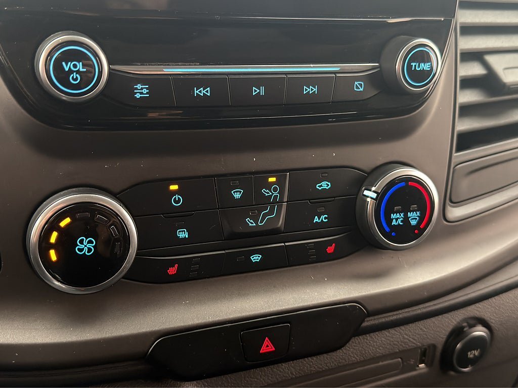 Vehicle Image 23