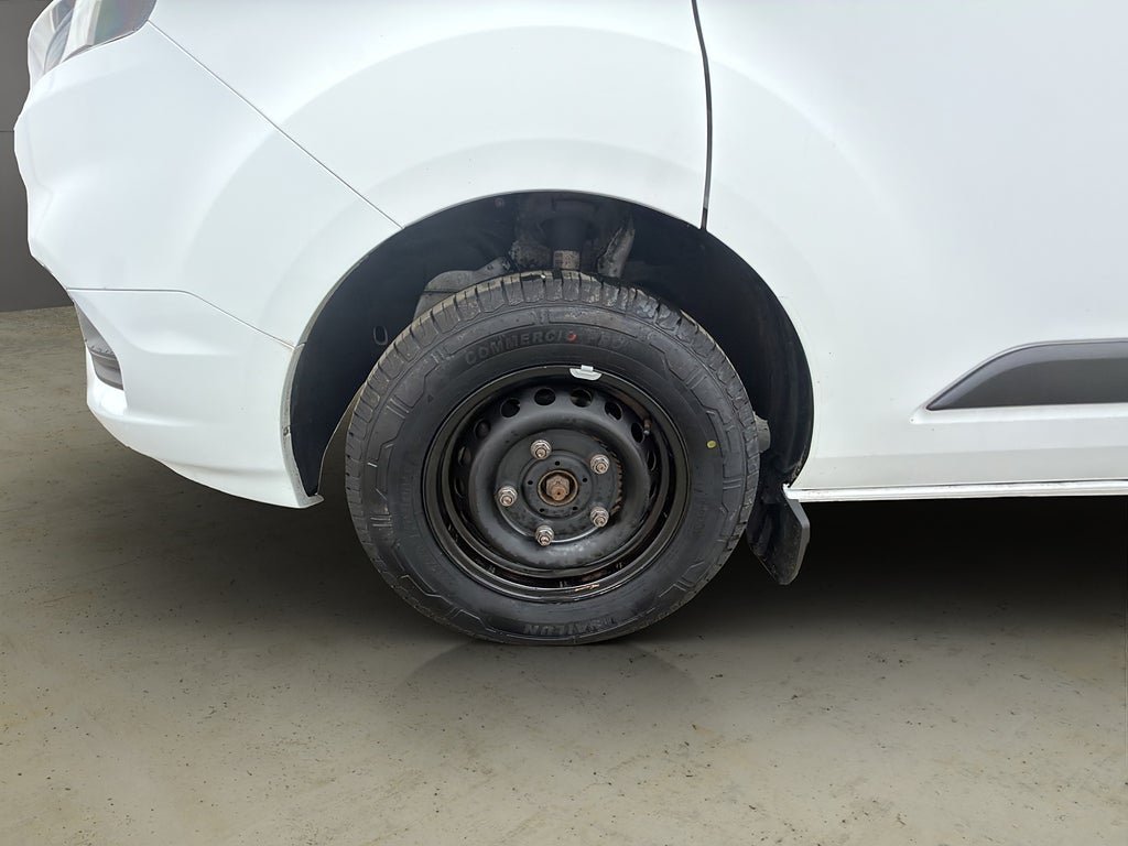 Vehicle Image 26
