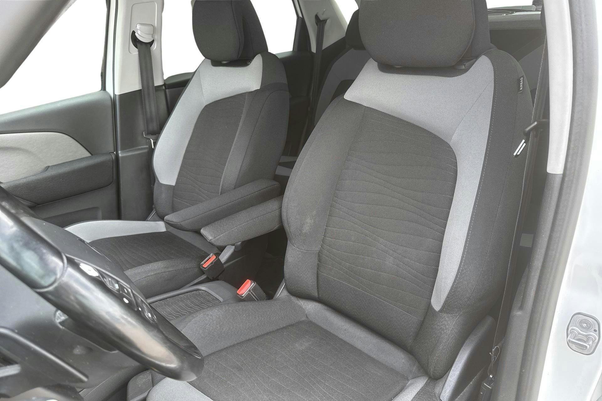 Vehicle Image 14