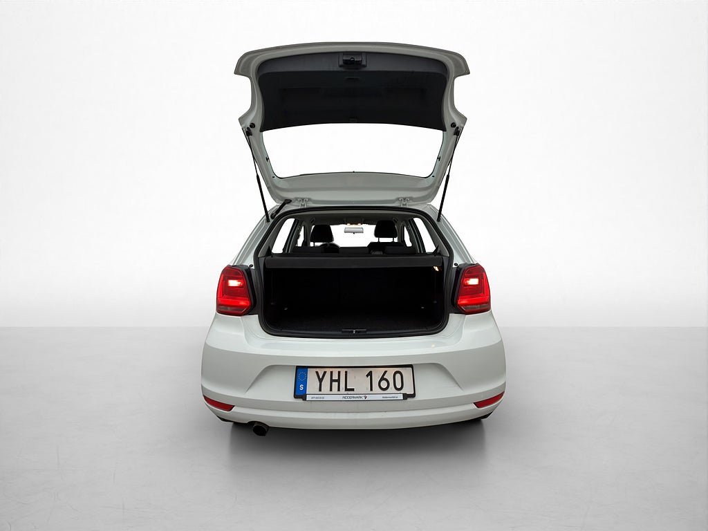 Vehicle Image 9