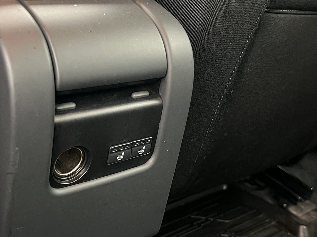 Vehicle Image 21