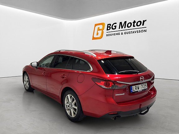 Vehicle Image 6