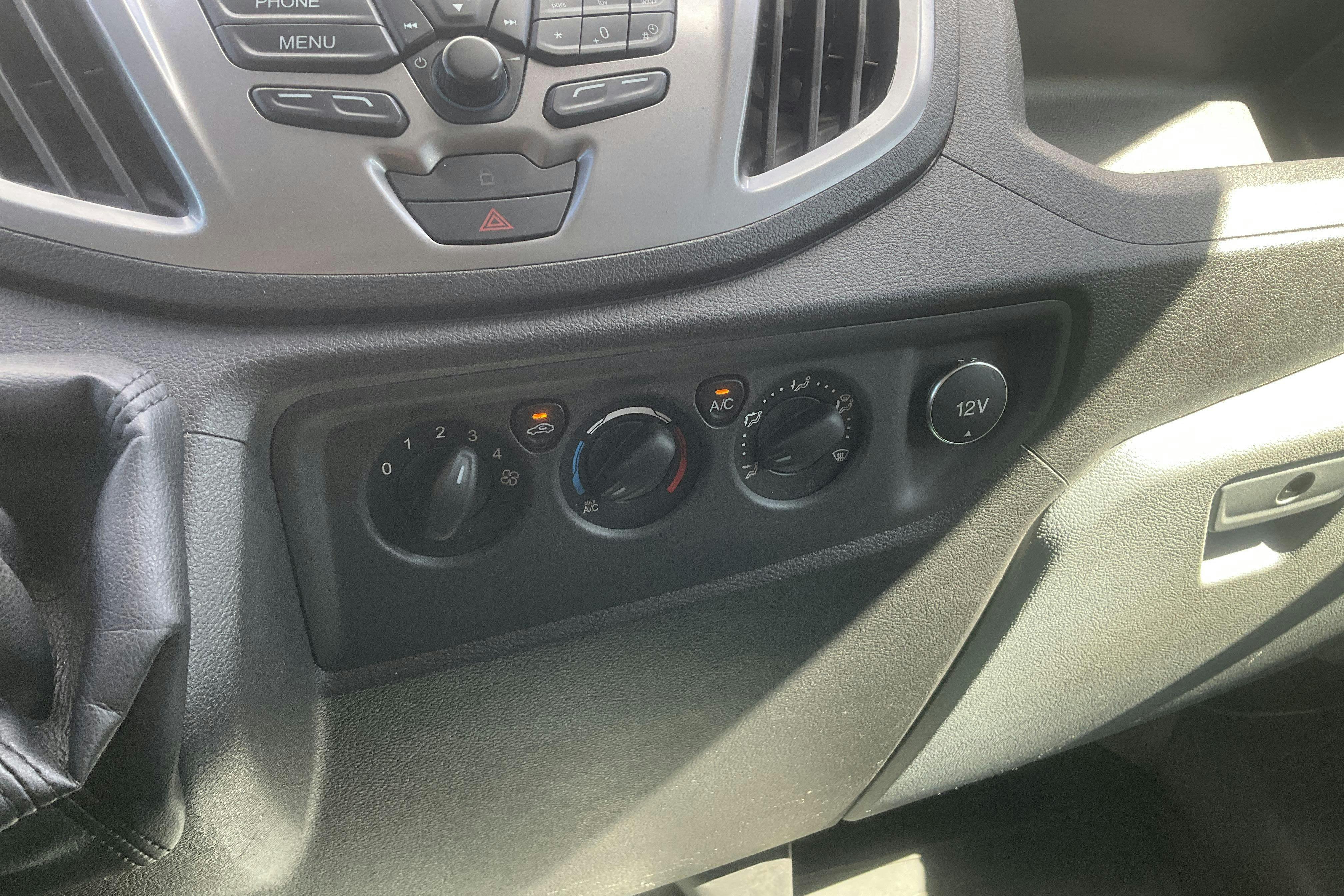 Vehicle Image 12
