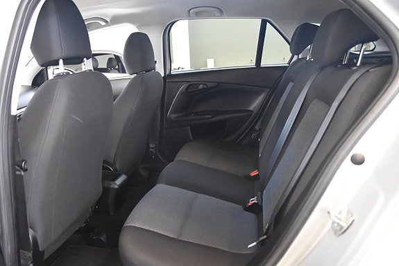 Vehicle Image 13