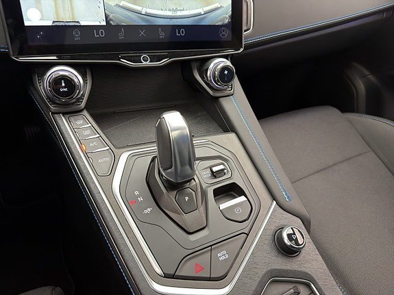Vehicle Image 24