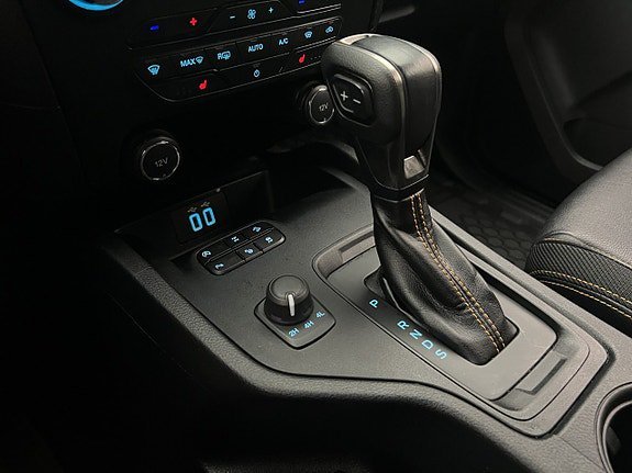 Vehicle Image 26