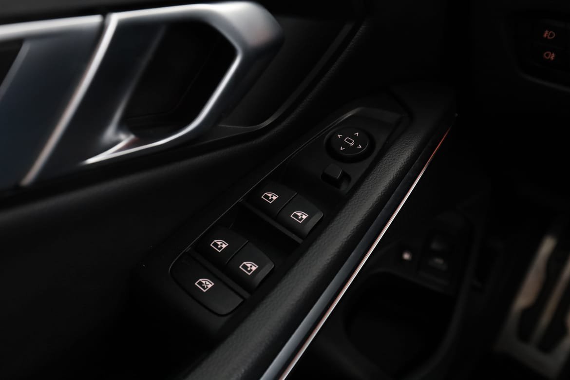 Vehicle Image 38