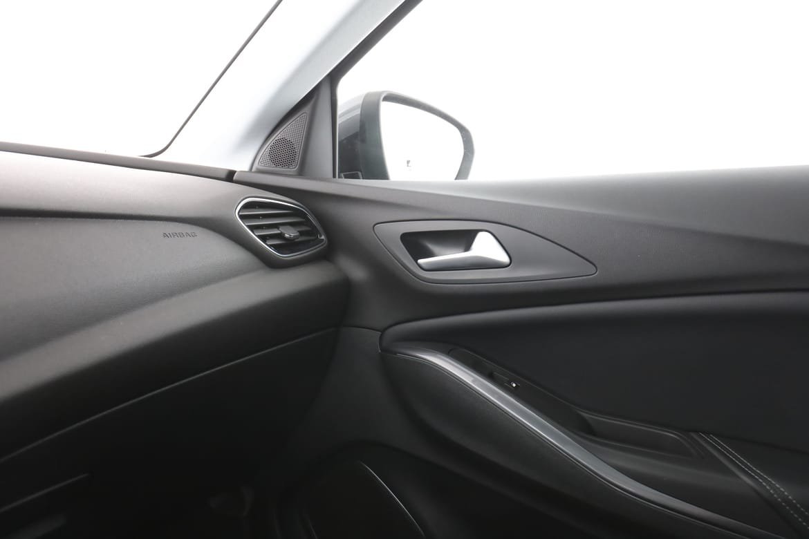 Vehicle Image 32