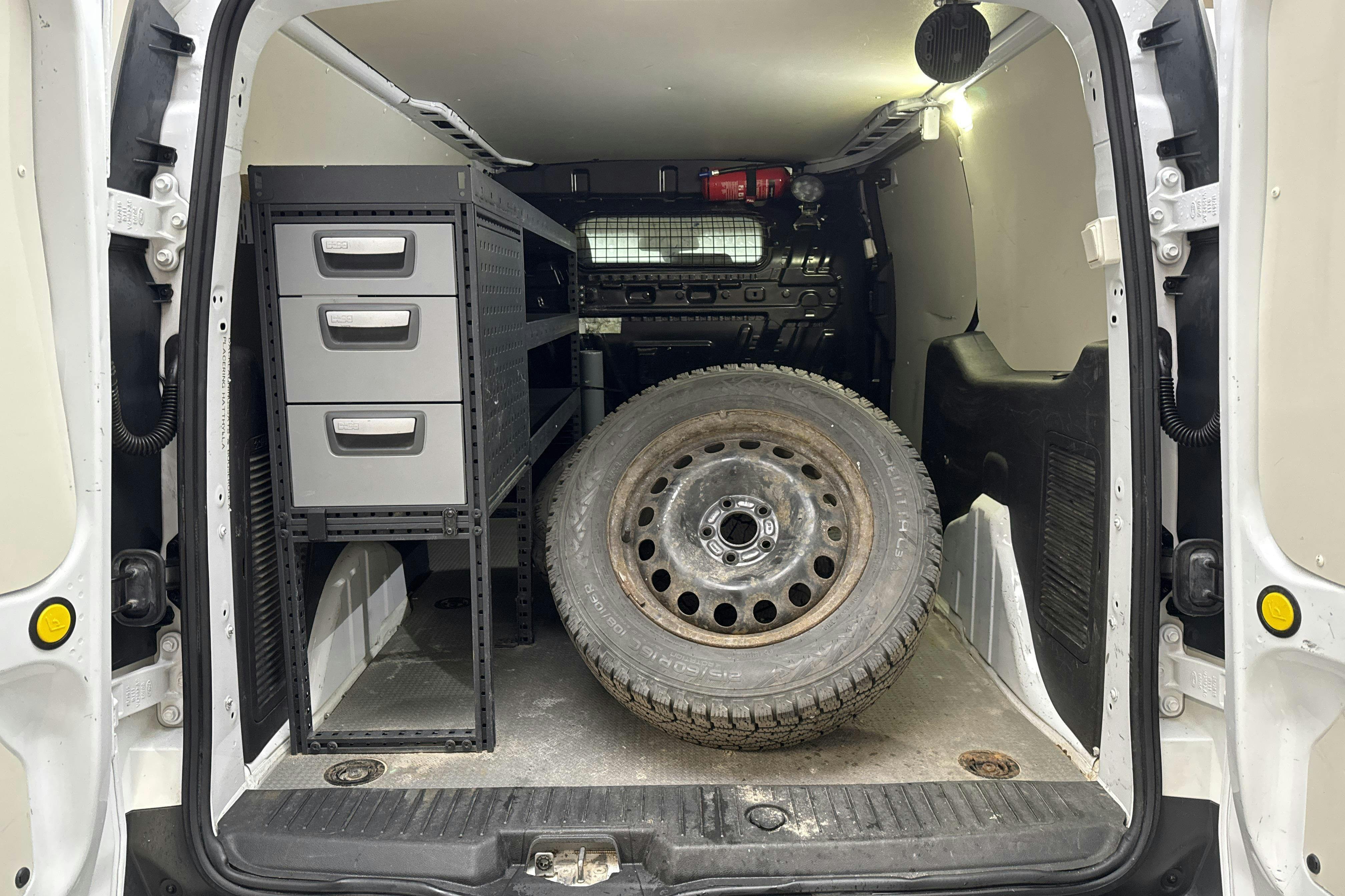 Vehicle Image 8