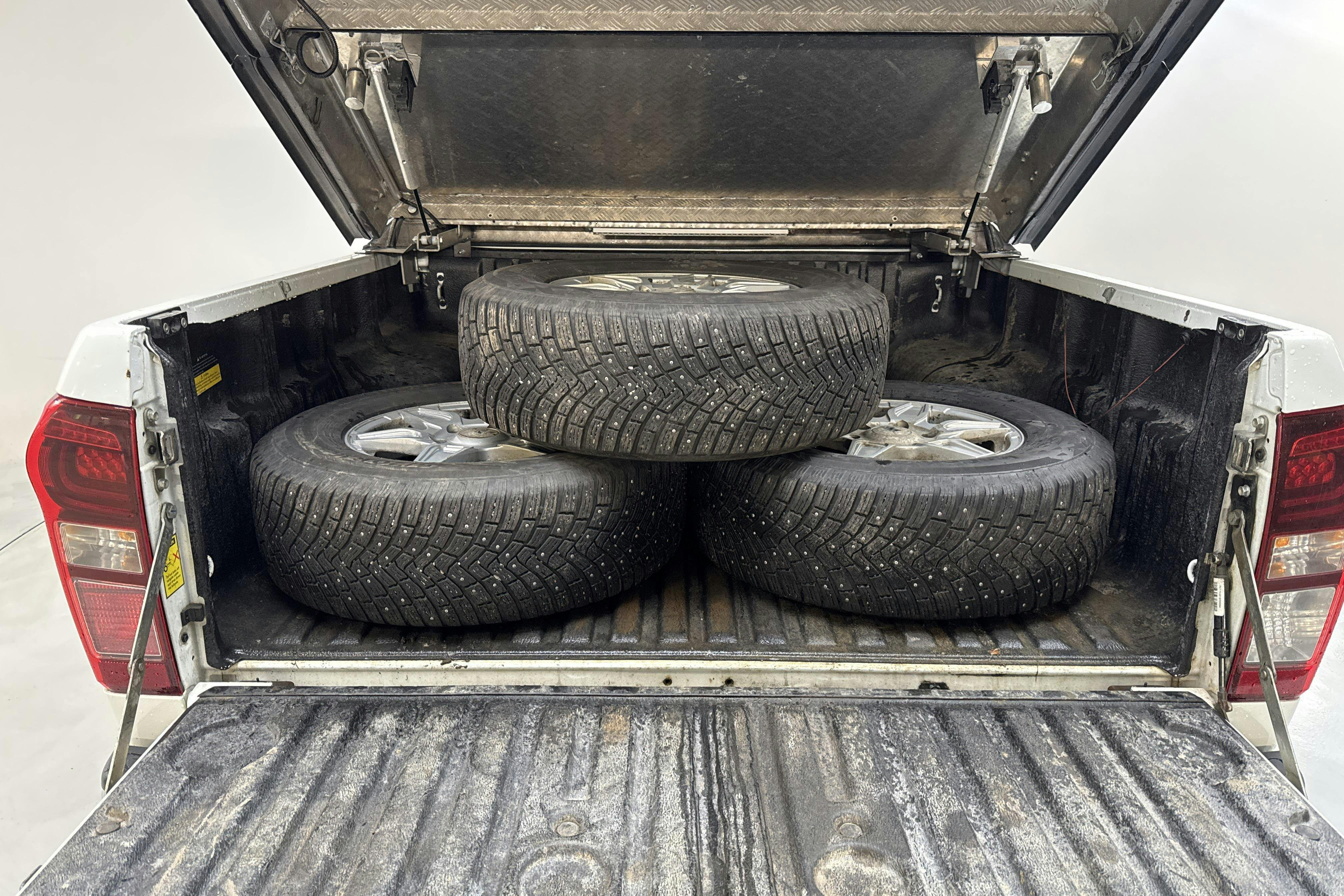 Vehicle Image 9