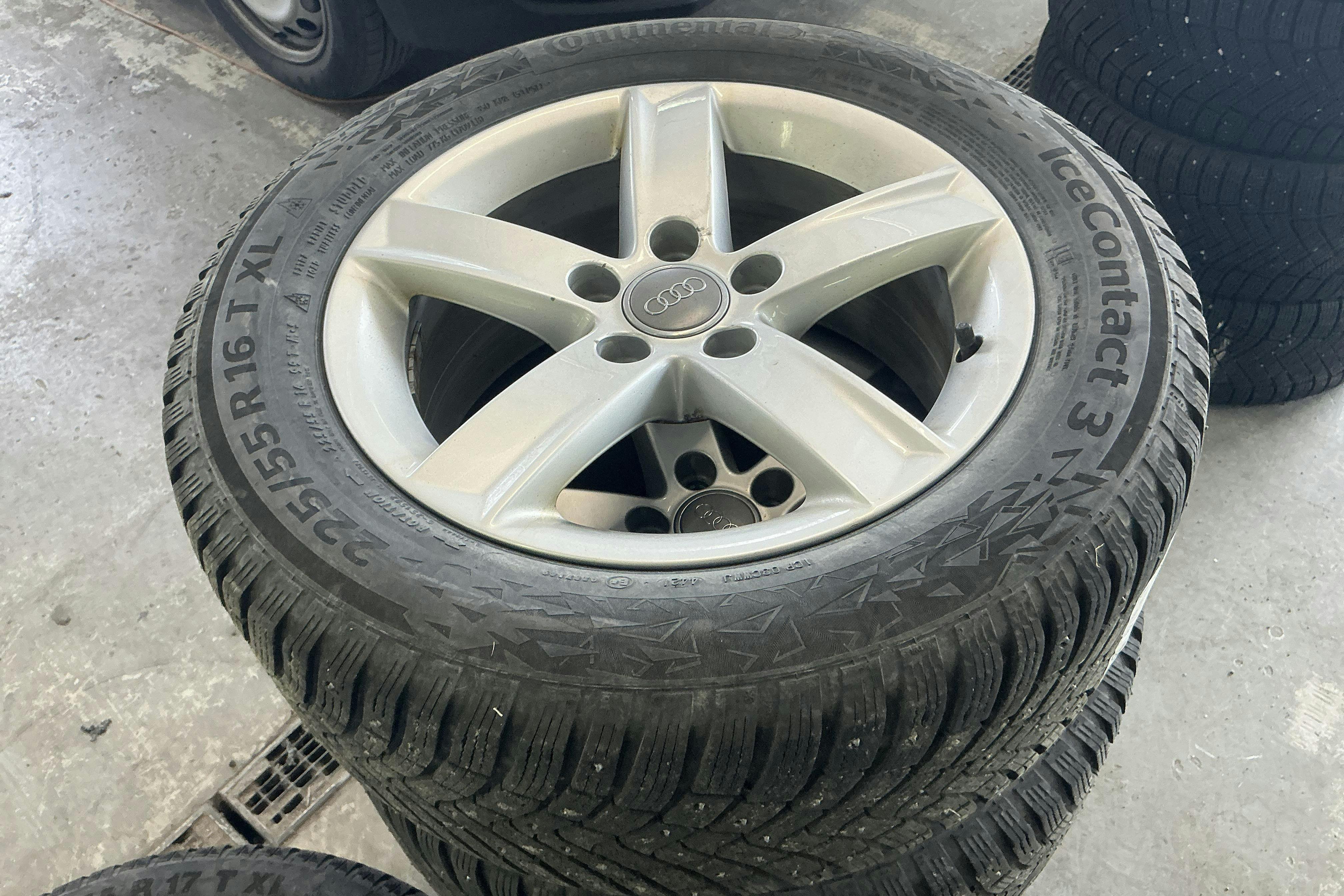 Vehicle Image 11