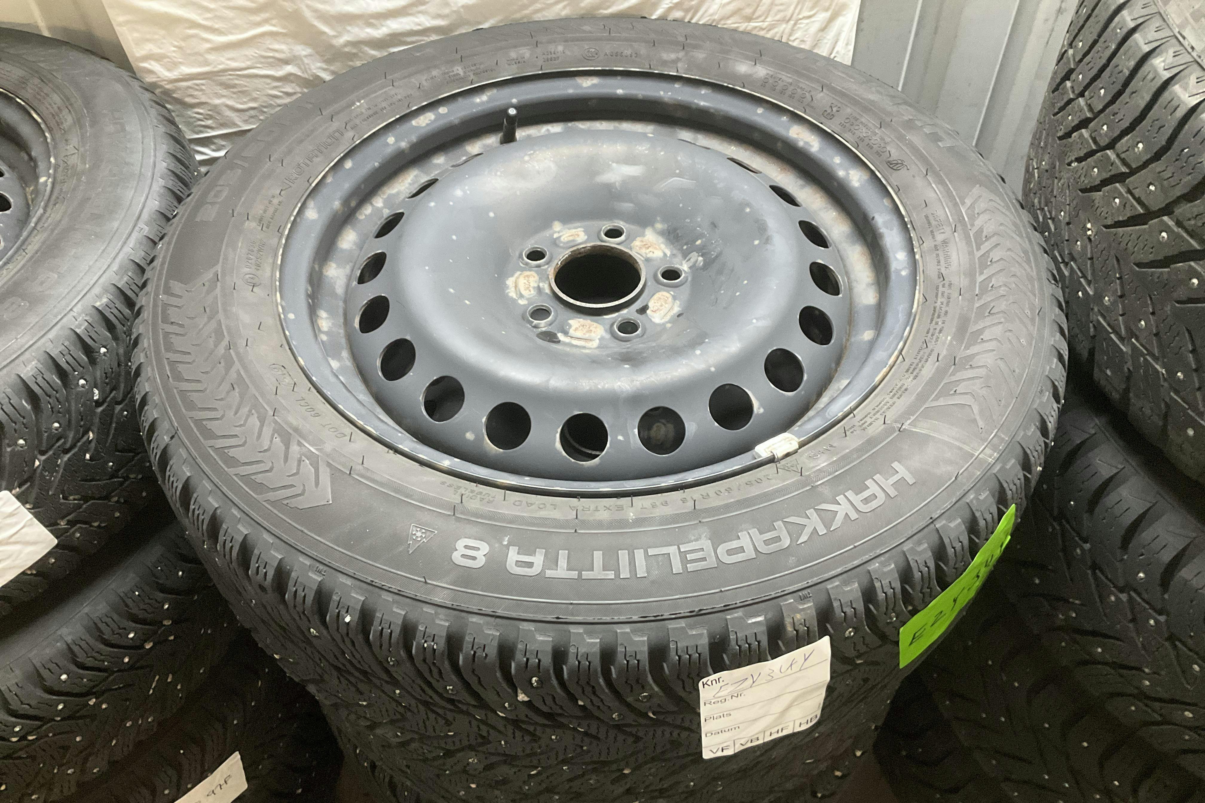 Vehicle Image 12